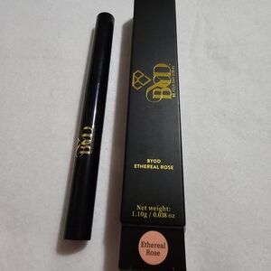 Ethereal Rose Eyeshadow Wand